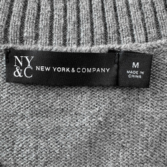 New York & Co cable knit pull-on grey sweater size medium minimalist staple - Picture 4 of 7